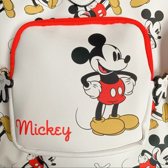 SOLD OUT ⭐️ Mickey Mouse Disney Weekender Bag - Picture 2 of 8